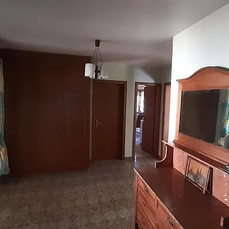 Maison Meublee Spacieuse A La Campagne Avec Jardin