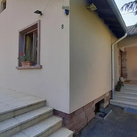 Maison Meublee Spacieuse A La Campagne Avec Jardin